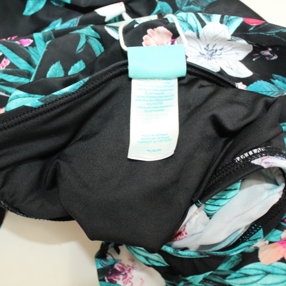5 for $25 NWT Swimsuit Off Shoulder w/Ruffle M - Picture 7 of 8